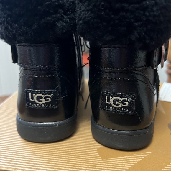 Like new! Ugg T Gemma toddler boot w/box - Picture 4 of 7